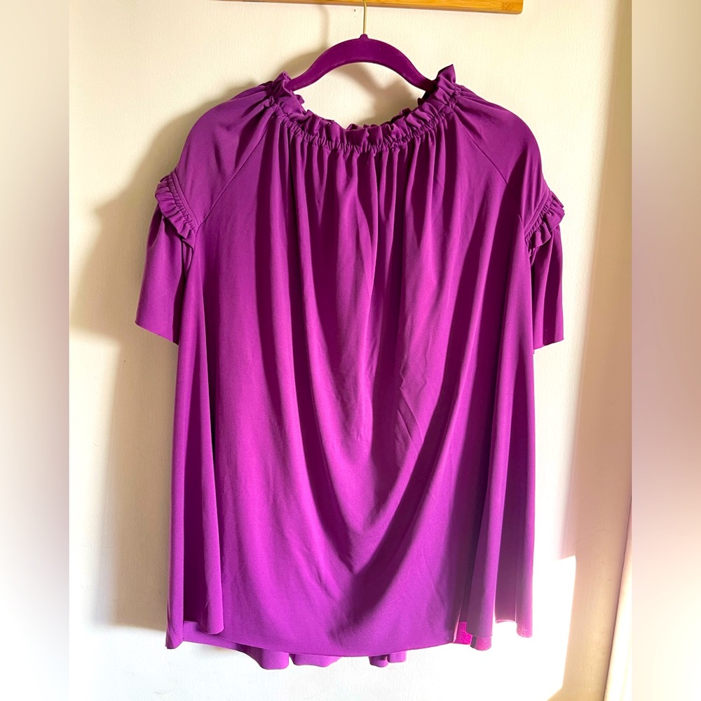 ELOQUII Ruffle Neck Flutter Tee, 26/28W